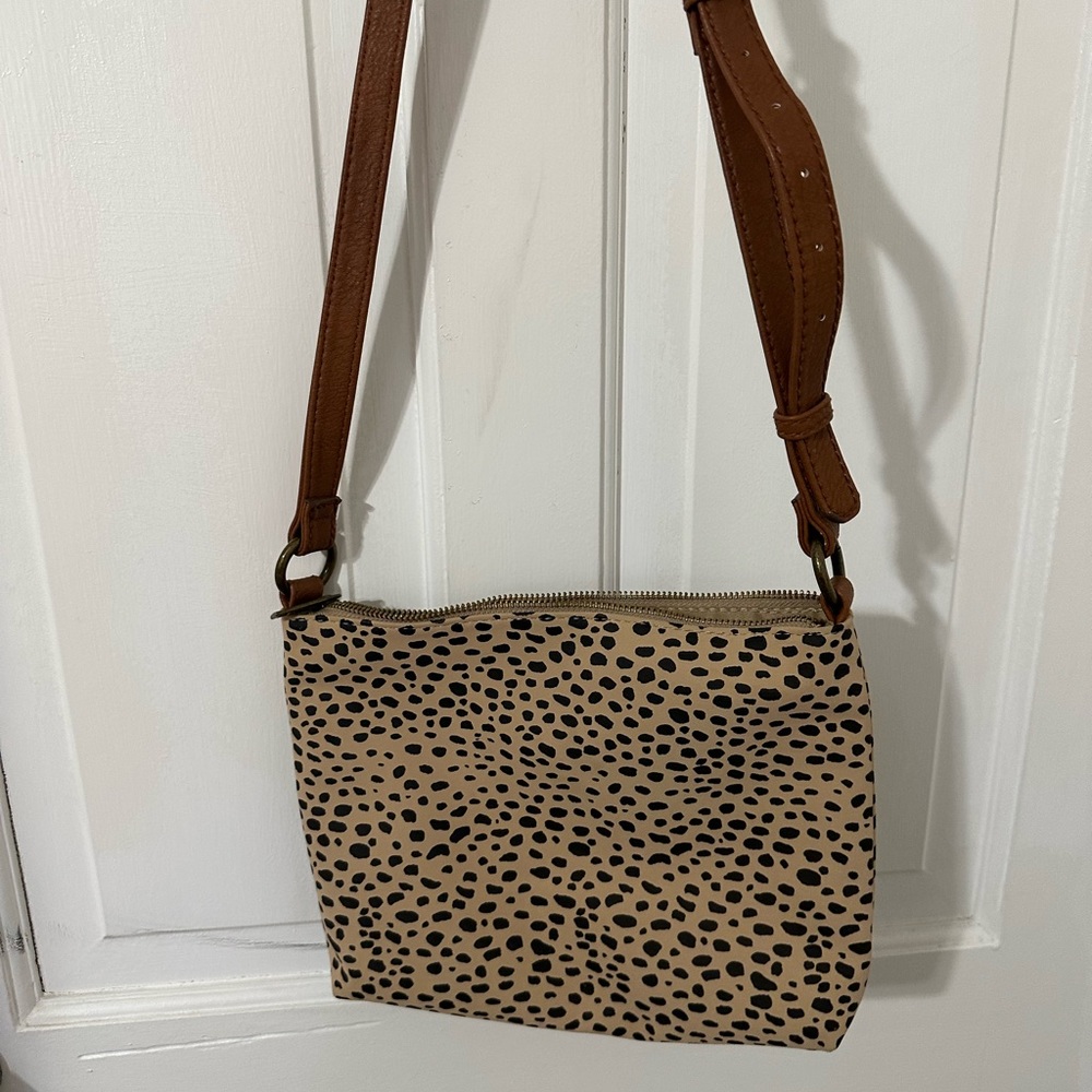 Universal Thread Side Bag